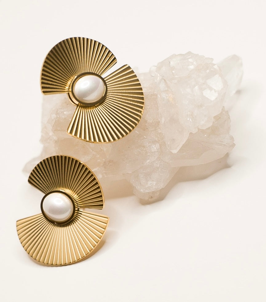 Pearl and gold earrings , Musenwolfe 