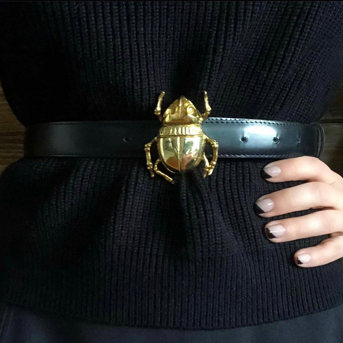 Lola Bassó gold plated beetle black leather belt